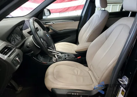 2016 BMW X1 xDrive28I из США, поврежденный, VIN WBXHT3Z3XG4A51894